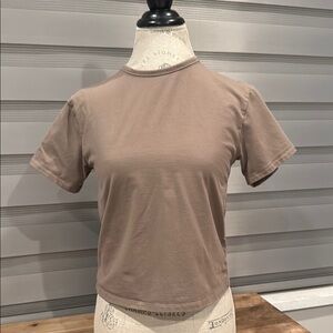 Athleta women’s Essential Tee in Pyrite size pre owned size XS cropped